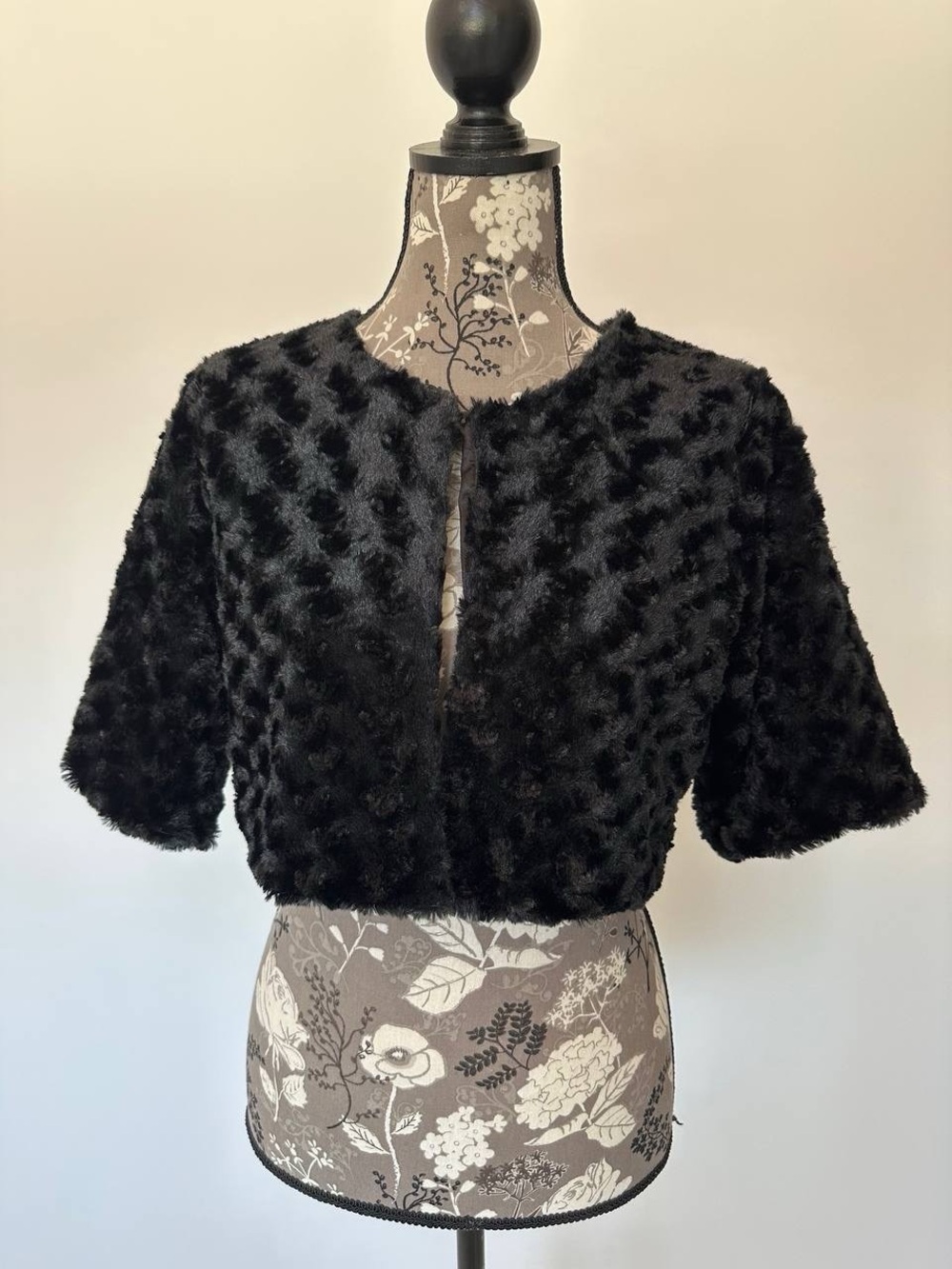 Black Faux Fur Cropped Bolero Jacket - Unbranded